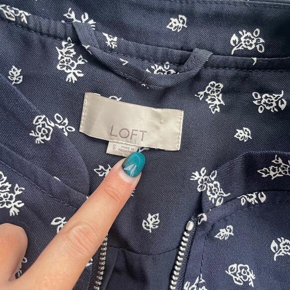 LOFT Navy Blue Floral Print Zip-Up‎ Bomber Jacket - Size S - Picture 4 of 8